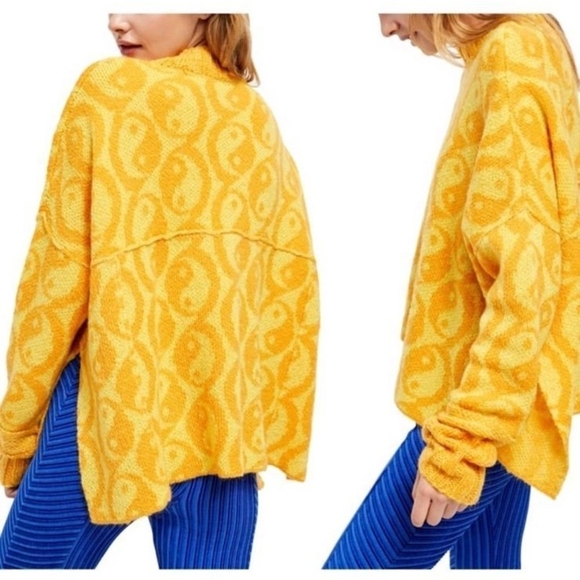 Free People EUC Yin Yang oversized sweater - Picture 2 of 3